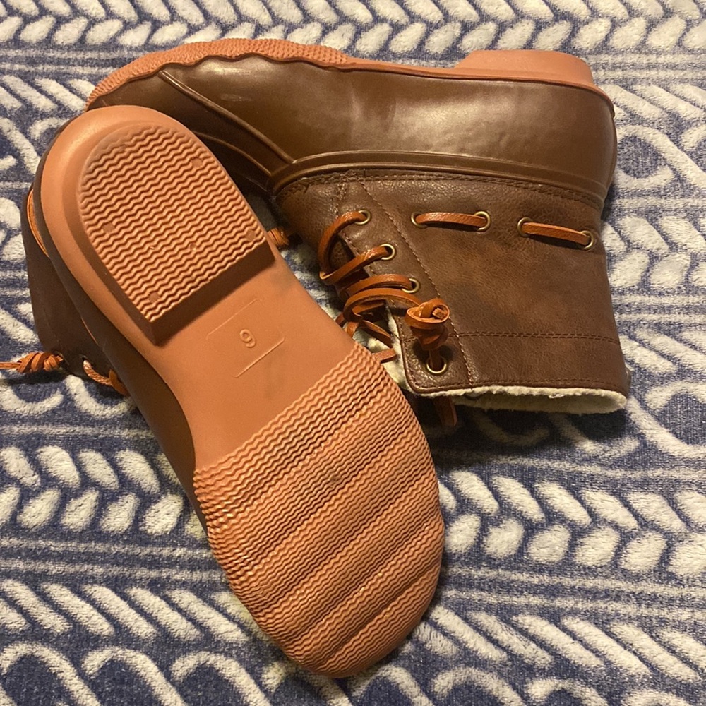 Boots - Picture 2 of 6